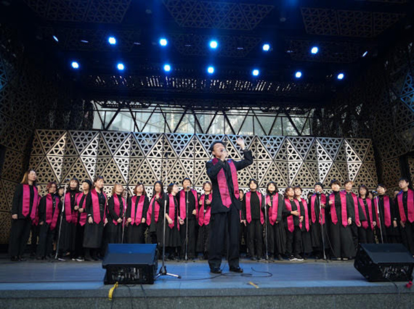 SOEDA & SING OUT CHOIR